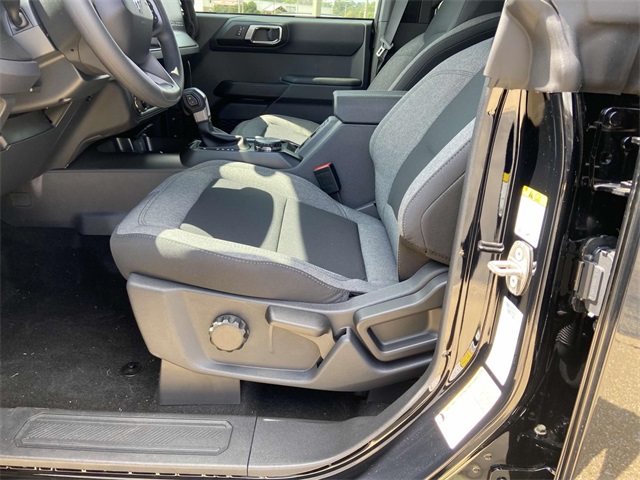 2025 Ford Bronco Base photo 10