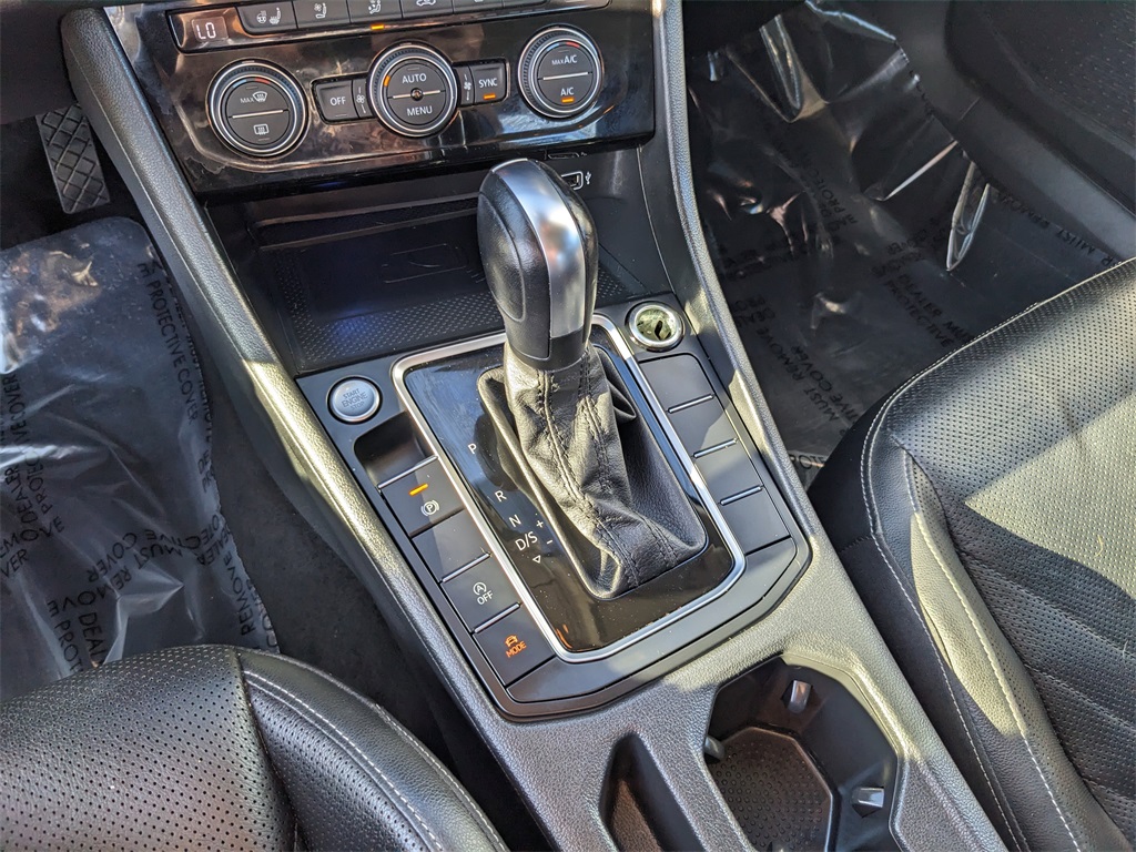 2020 Volkswagen Jetta SEL Premium photo 25