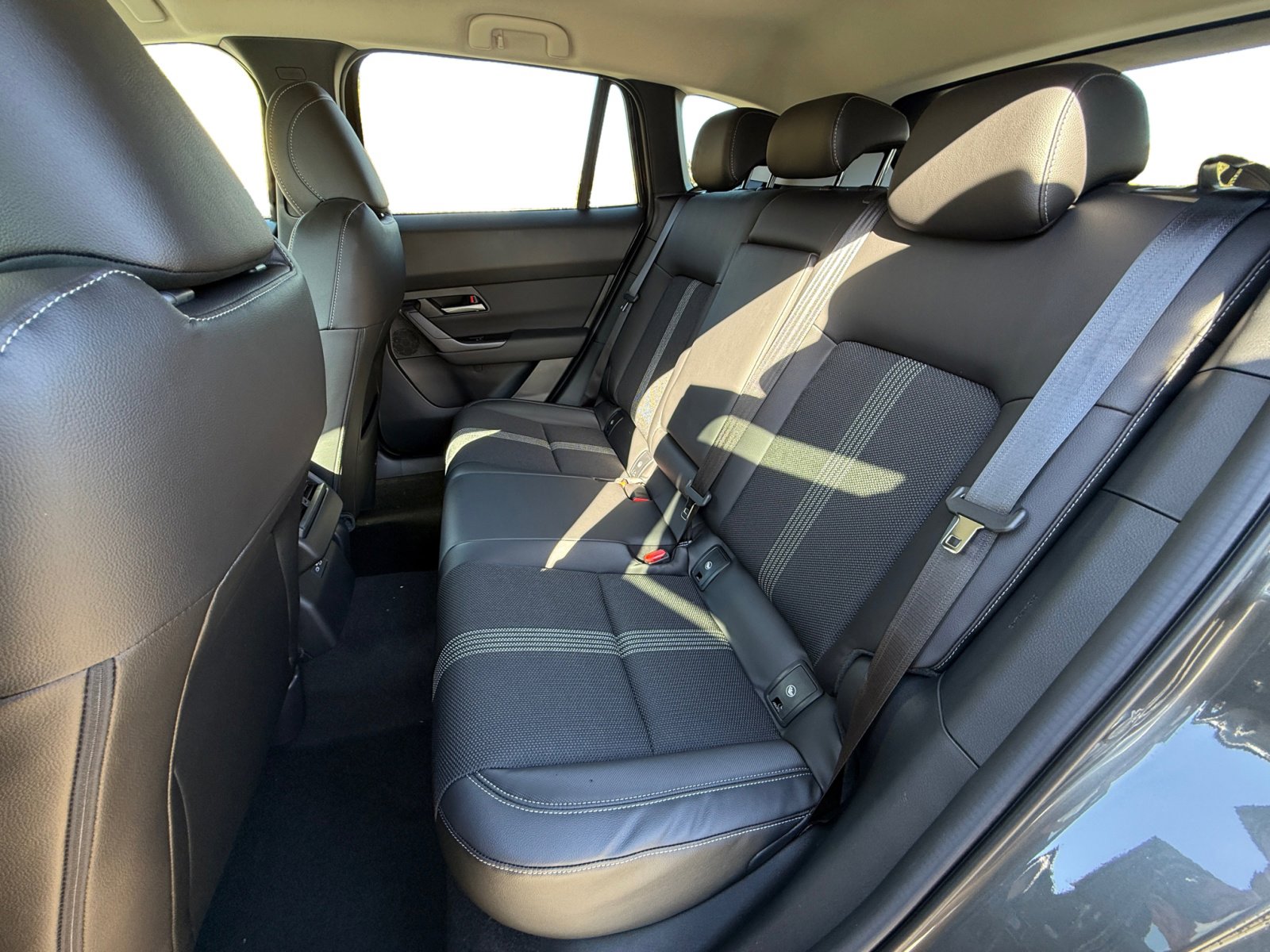 2025 Mazda CX-50 2.5 S Preferred photo 10