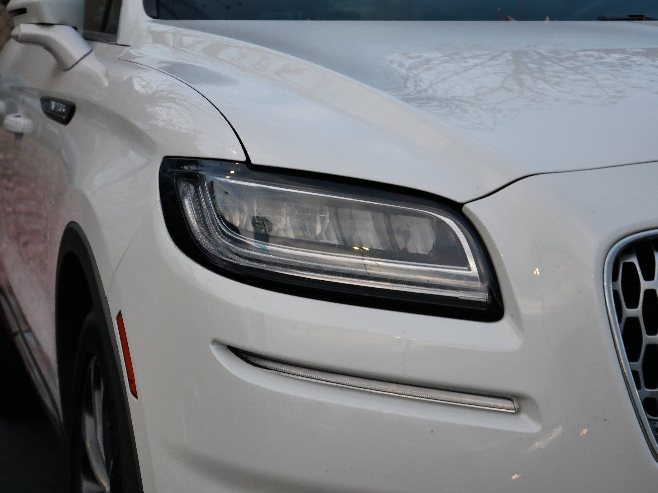 2022 Lincoln Nautilus Reserve photo 2