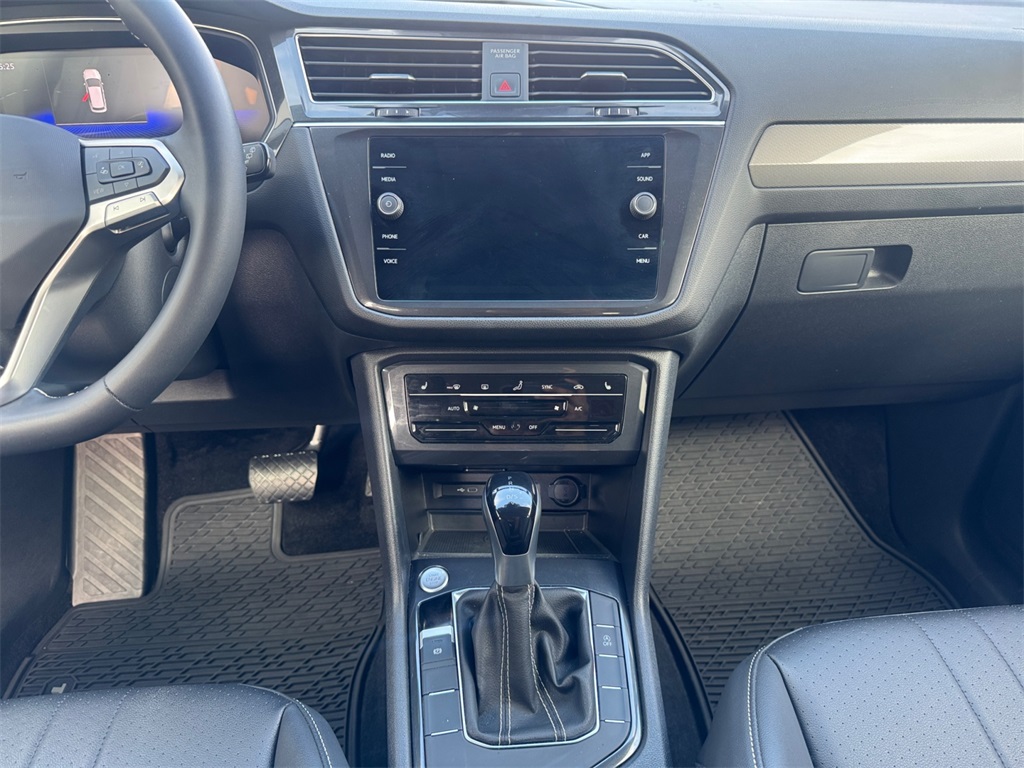 2024 Volkswagen Tiguan SE Wolfsburg Edition photo 10