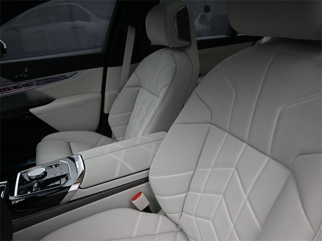 2025 Bmw 740i photo 28