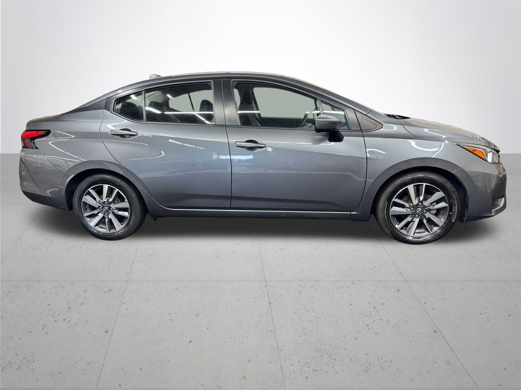 2023 Nissan Versa 1.6 SV photo 7