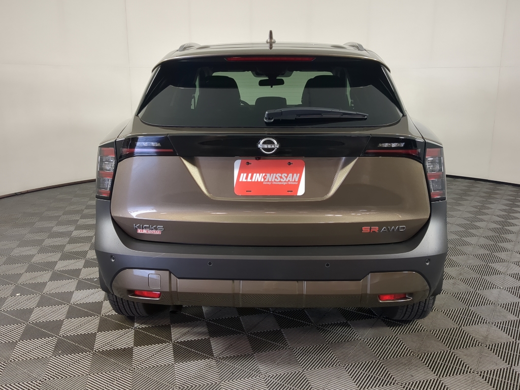 2025 Nissan Kicks SR photo 4