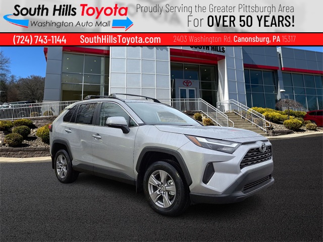 2025 Toyota RAV4 XLE's photo