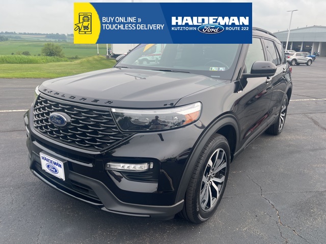 2022 Ford Explorer ST-LINE's photo