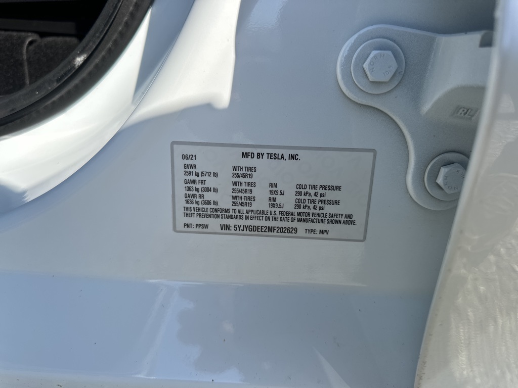 Used 2021 White Tesla Long Range image 37