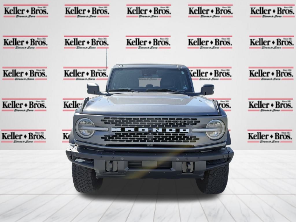 2023 Ford Bronco Badlands photo 2