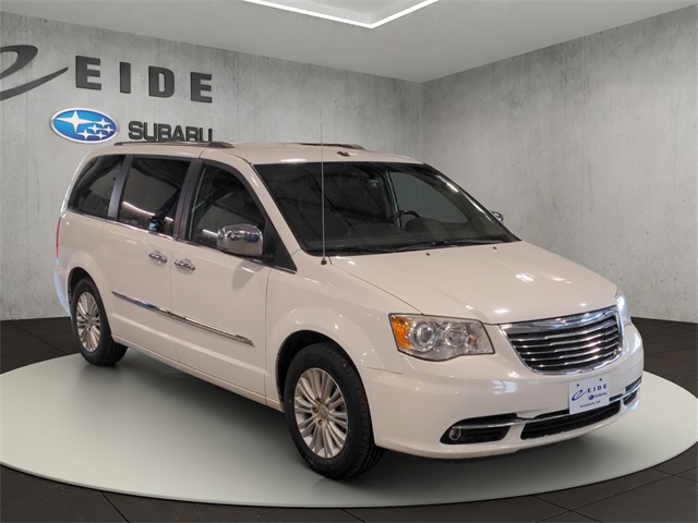 2011 Chrysler Town & Country Limited