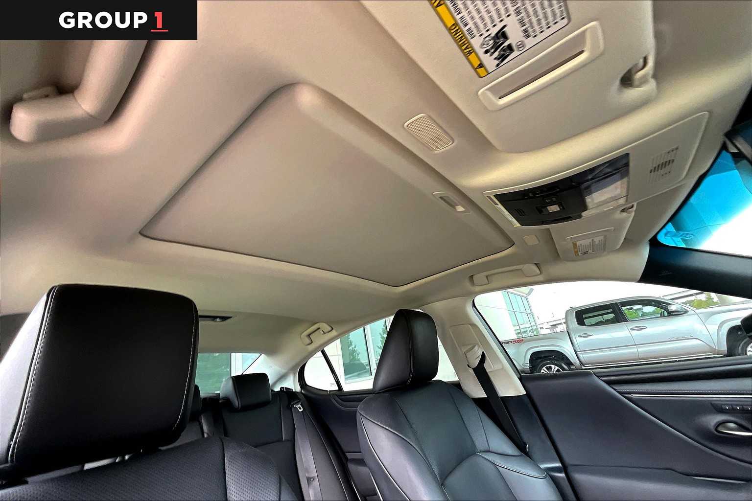 2022 Lexus ES 350 photo 11