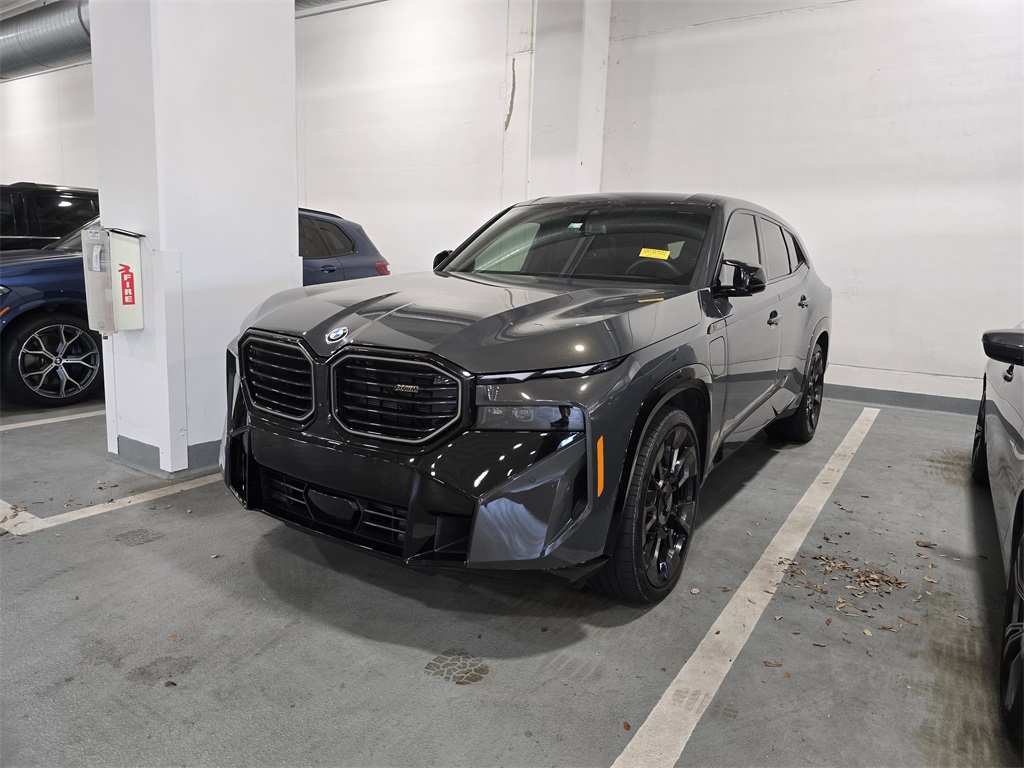 2024 BMW XM Base's photo
