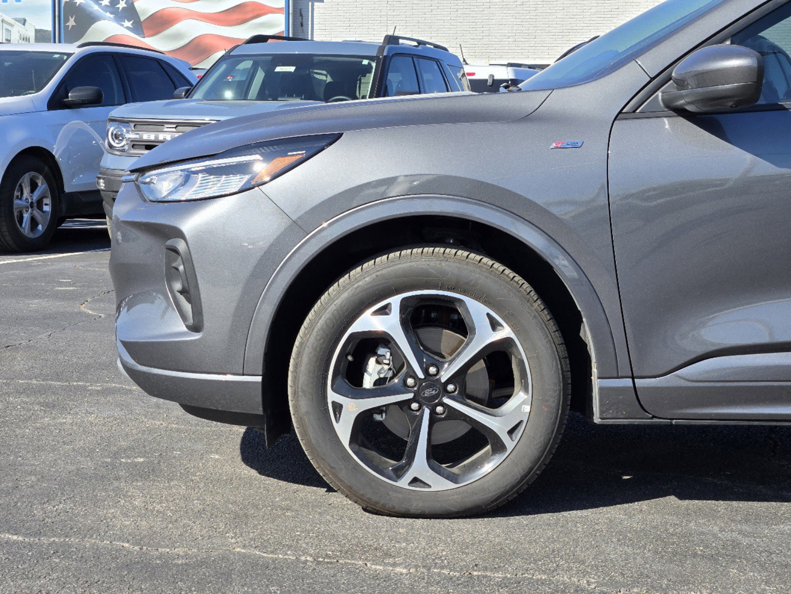New 2024 Carbonized Gray Metallic Ford ST-Line Select image 6
