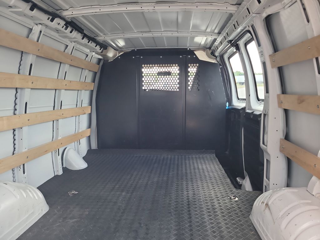 2023 Gmc Savana Cargo 2500 photo 19