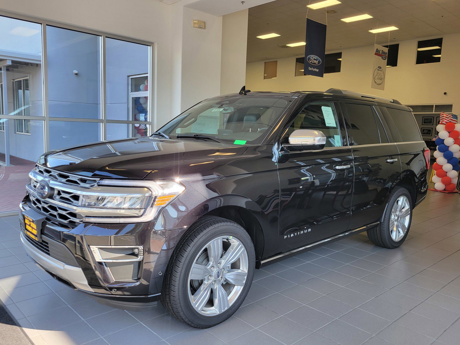 2024 Ford Expedition Platinum photo 2