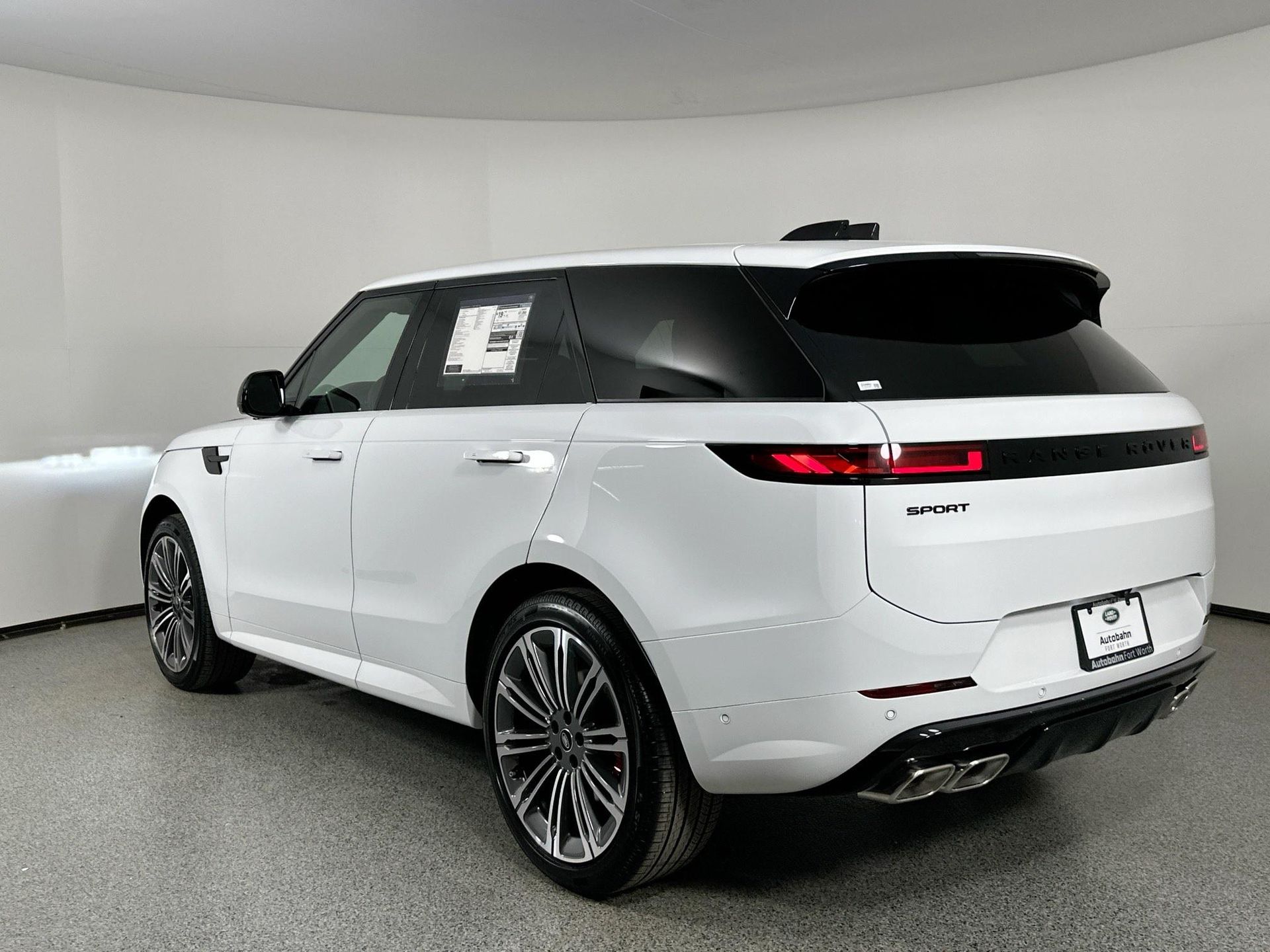 2025 Land Rover Range Rover Sport SE photo 4