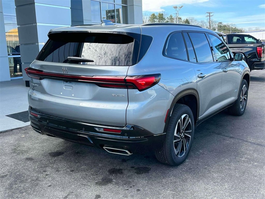 2025 Buick Enclave Sport Touring photo 3