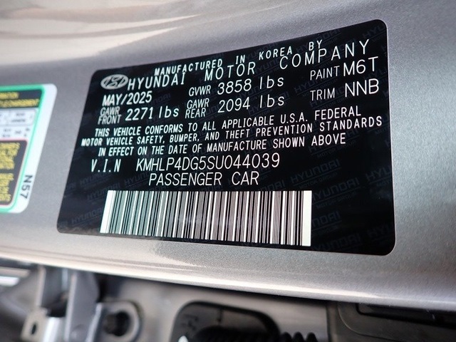 2025 Hyundai Elantra Limited photo 18