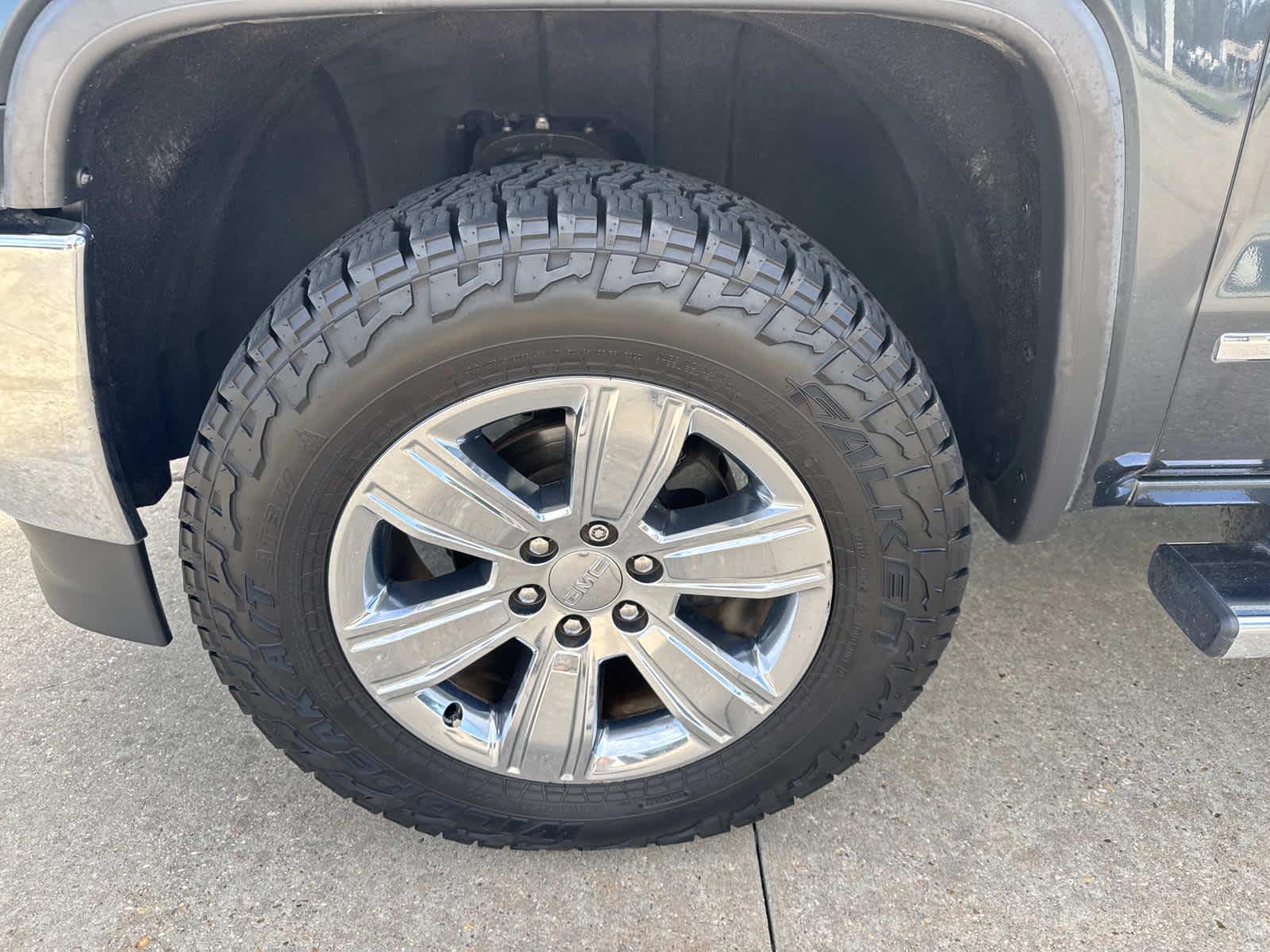 2017 Gmc Sierra 1500 SLT photo 4
