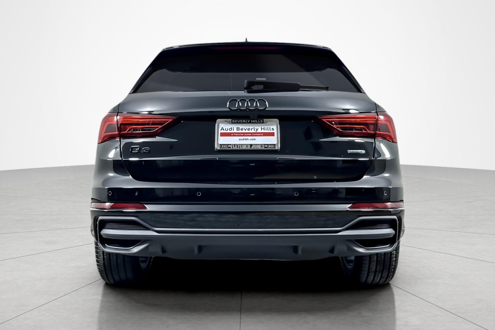 2025 Audi Q3 S line Premium 45 TFSI photo 4