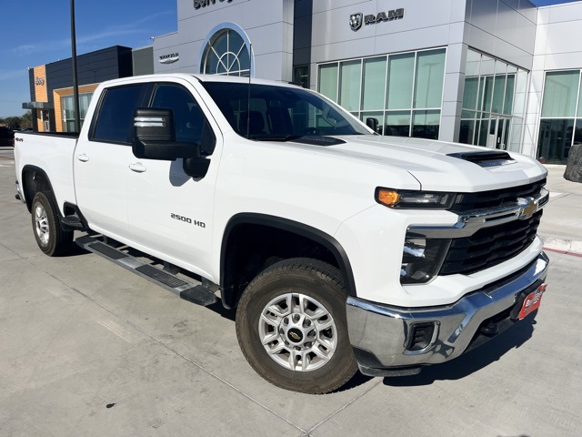 2024 Chevrolet Silverado HD LT's photo