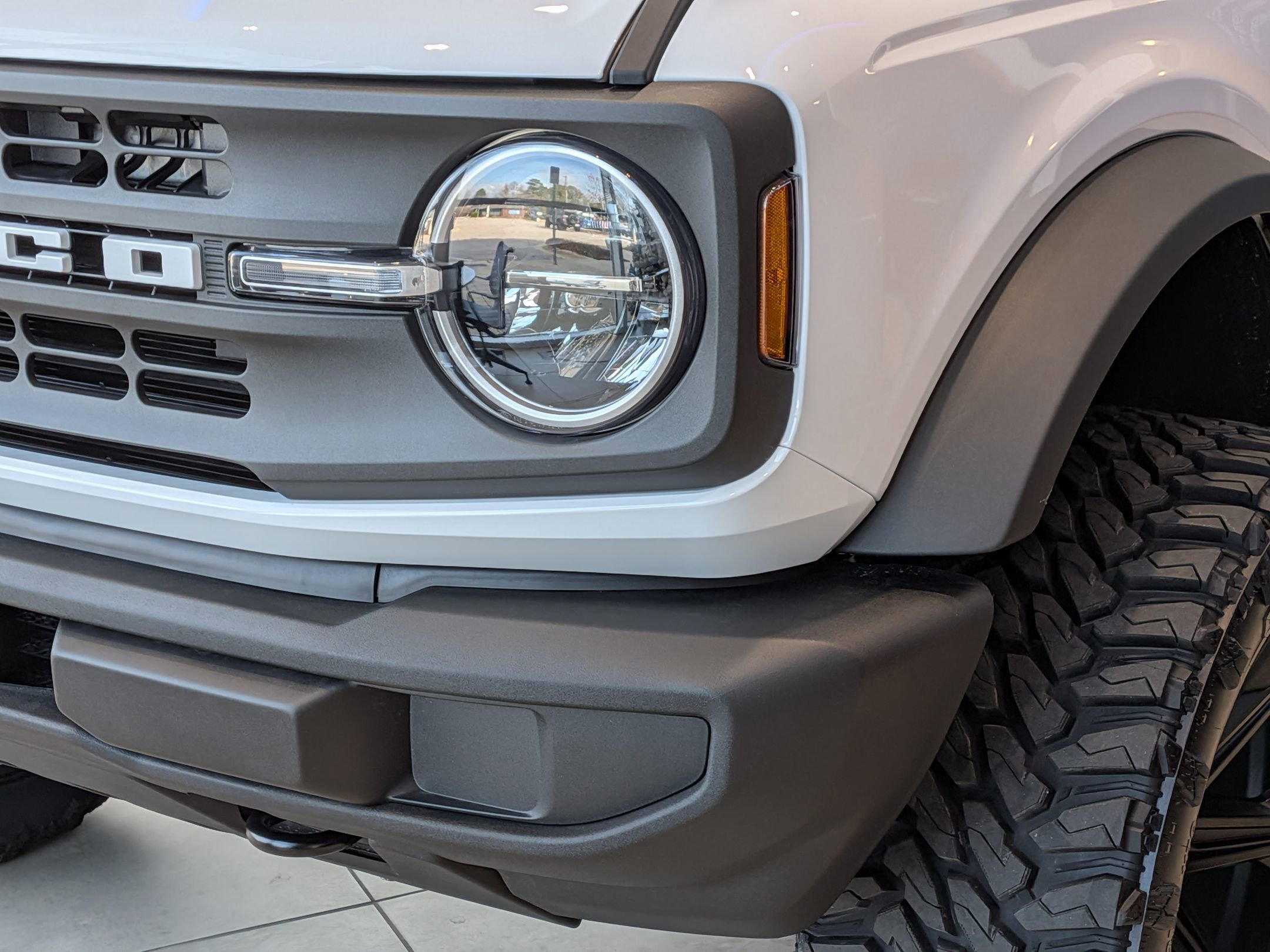 2025 Ford Bronco Base photo 2