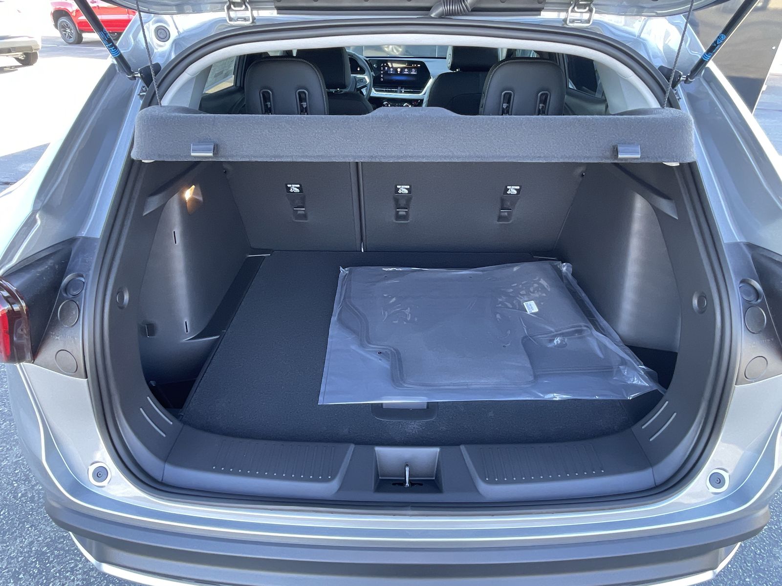 2025 Chevrolet Trax LT photo 26