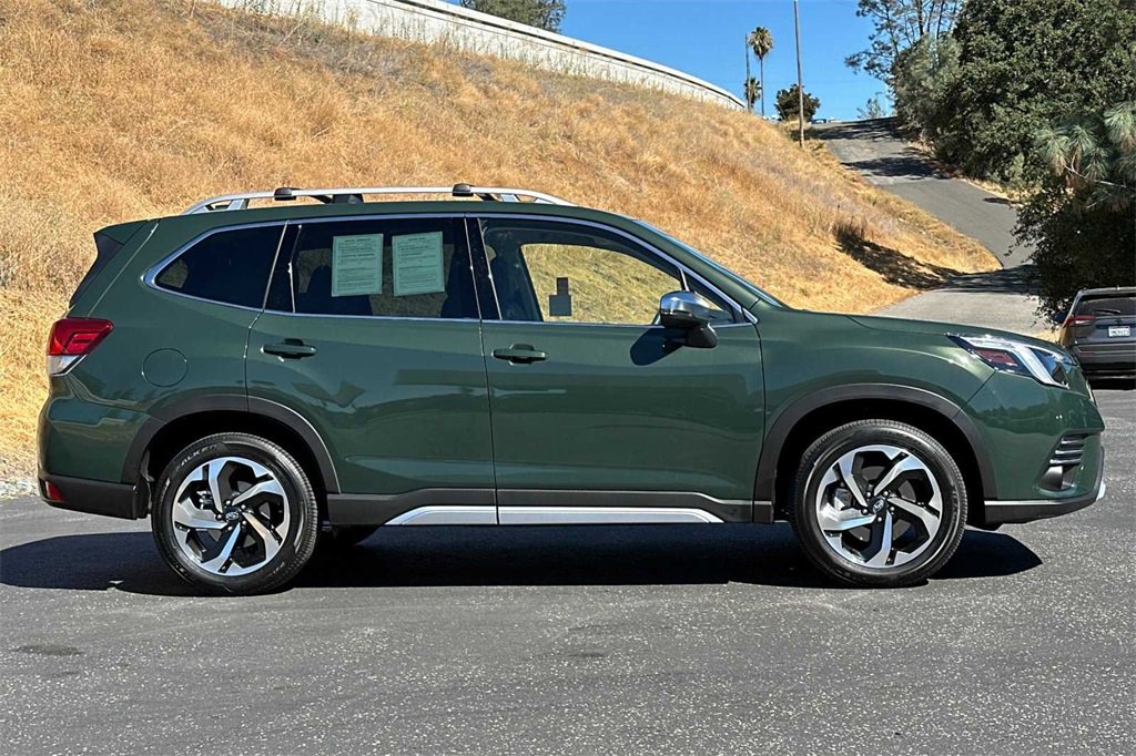 2023 Subaru Forester Touring photo 3