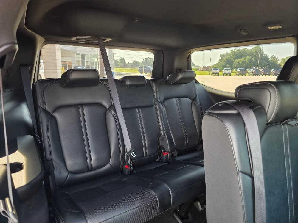 2022 Jeep Wagoneer Series III photo 13