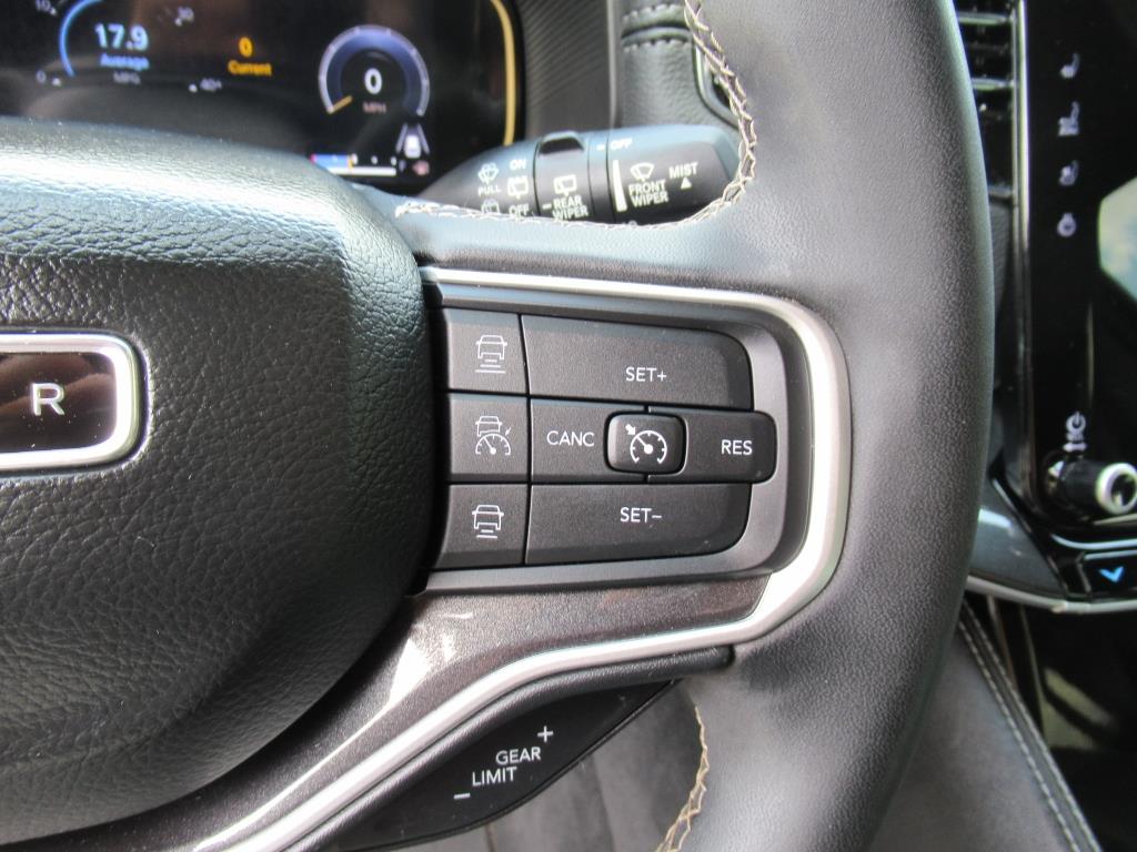 2023 Jeep Wagoneer L Base photo 16