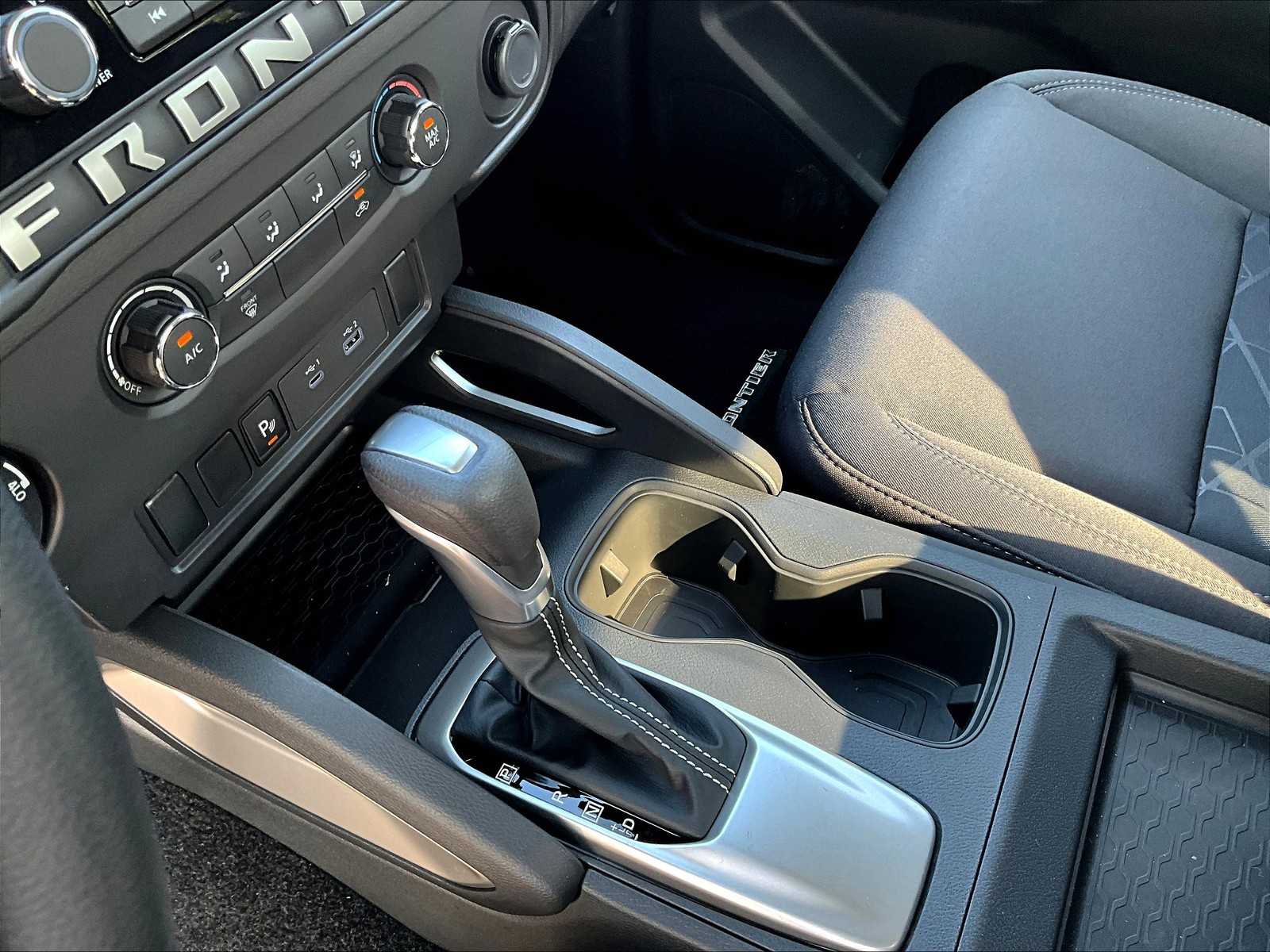 2025 Nissan Frontier SV photo 20
