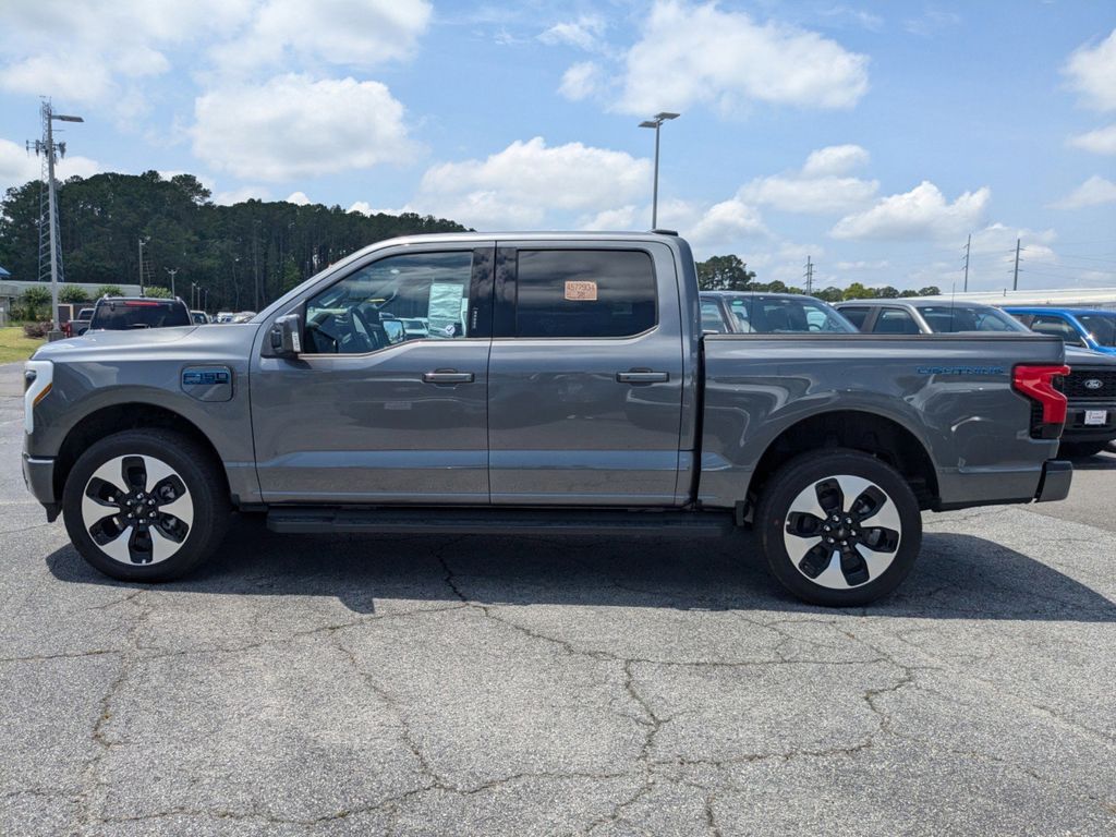 2025 Ford F-150 Lightning Platinum photo 7