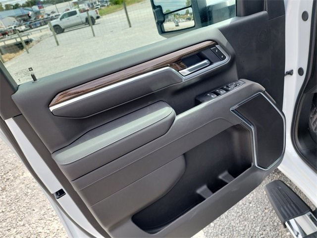 2026 Chevrolet Silverado 3500HD LT photo 17