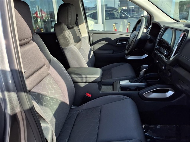 2026 Nissan Frontier SV photo 4