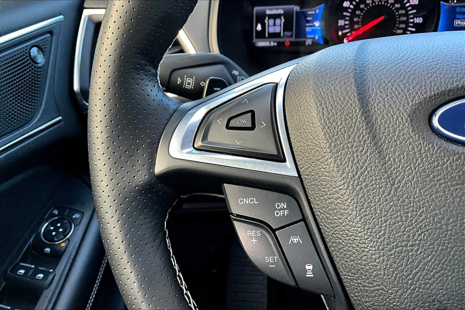 2022 Ford Edge ST photo 20
