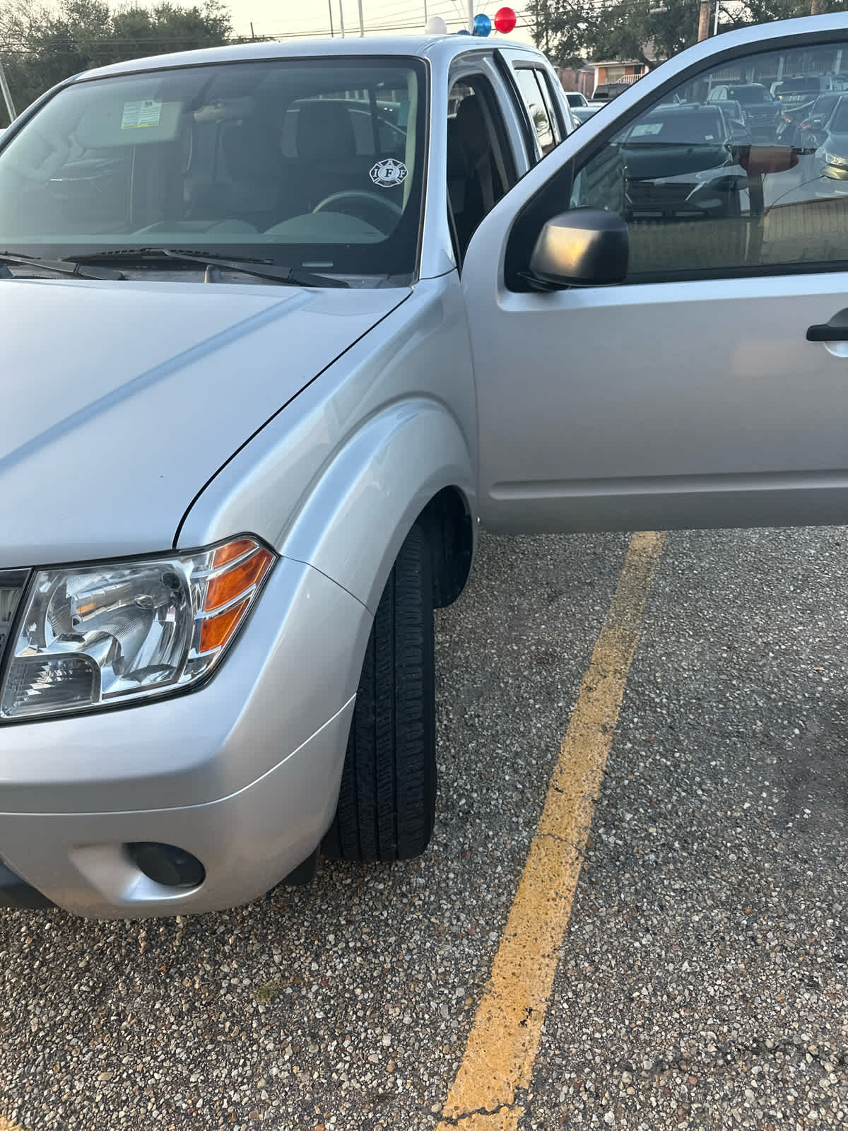 2019 Nissan Frontier SV photo 2