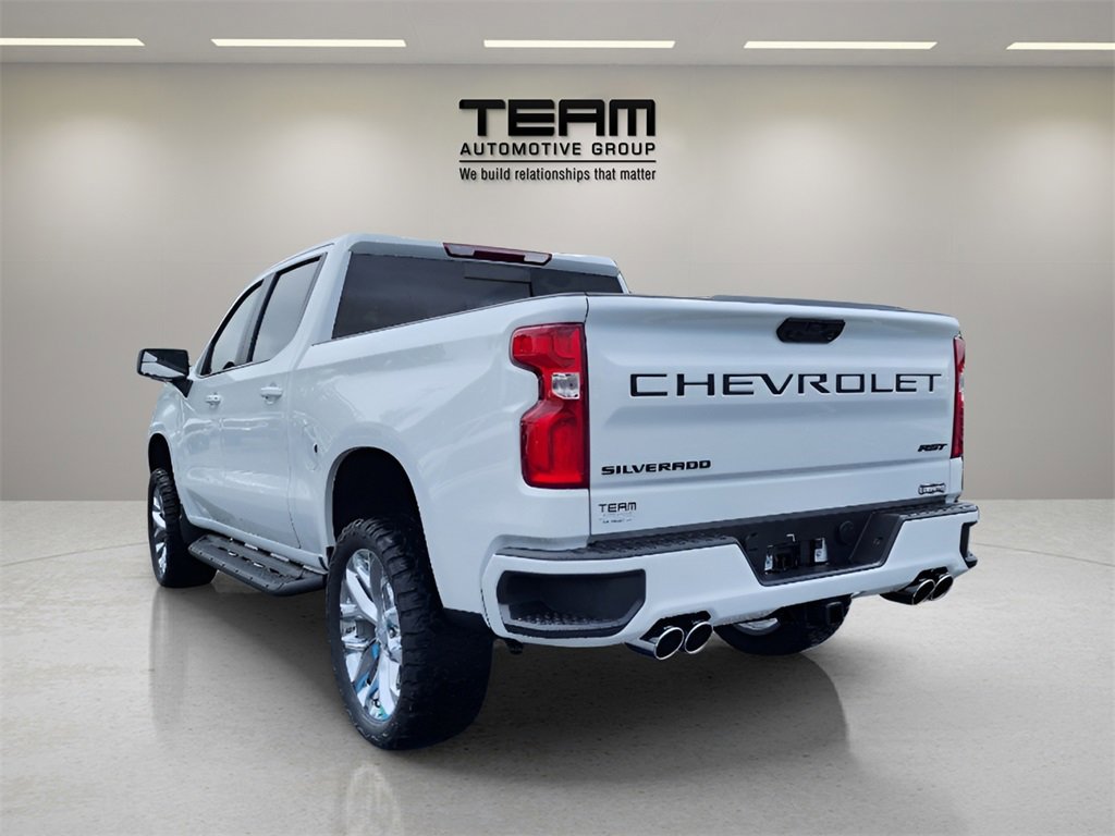 2024 Chevrolet Silverado 1500 RST photo 14