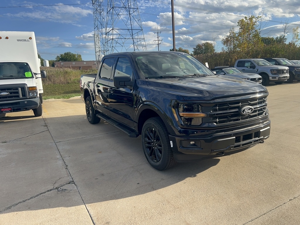 2025 Ford F-150 XLT photo 2