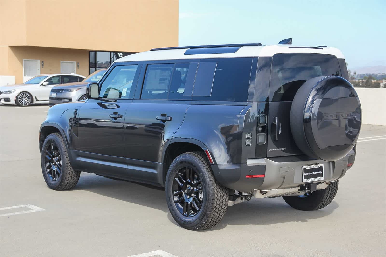 2026 Land Rover Defender 110 S photo 4