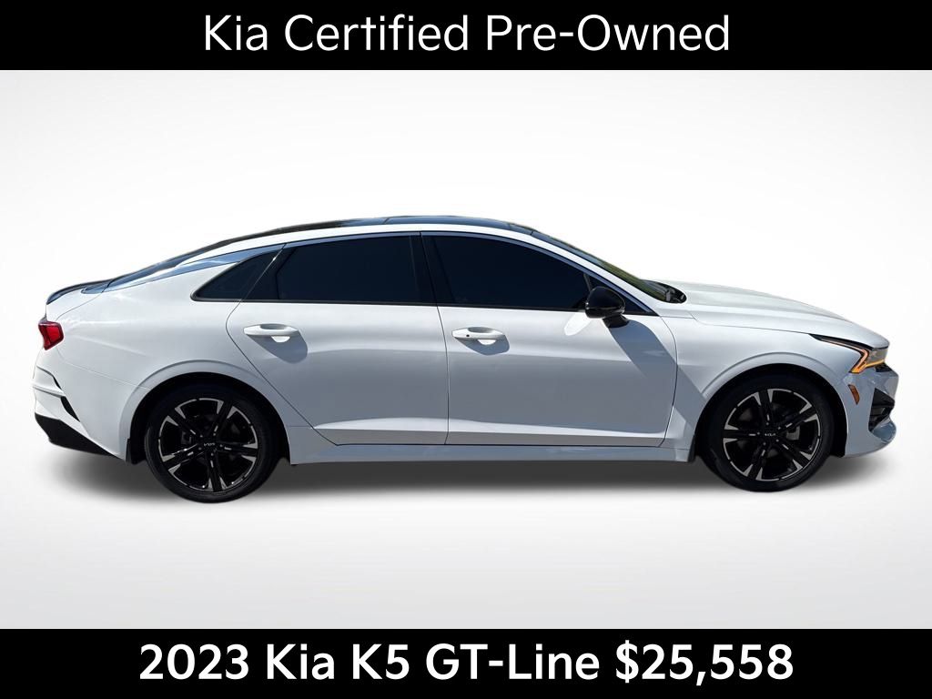 2023 Kia K5 GT-Line photo 2