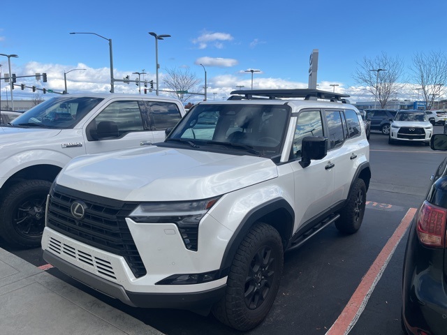 2024 Lexus GX Overtrail's photo