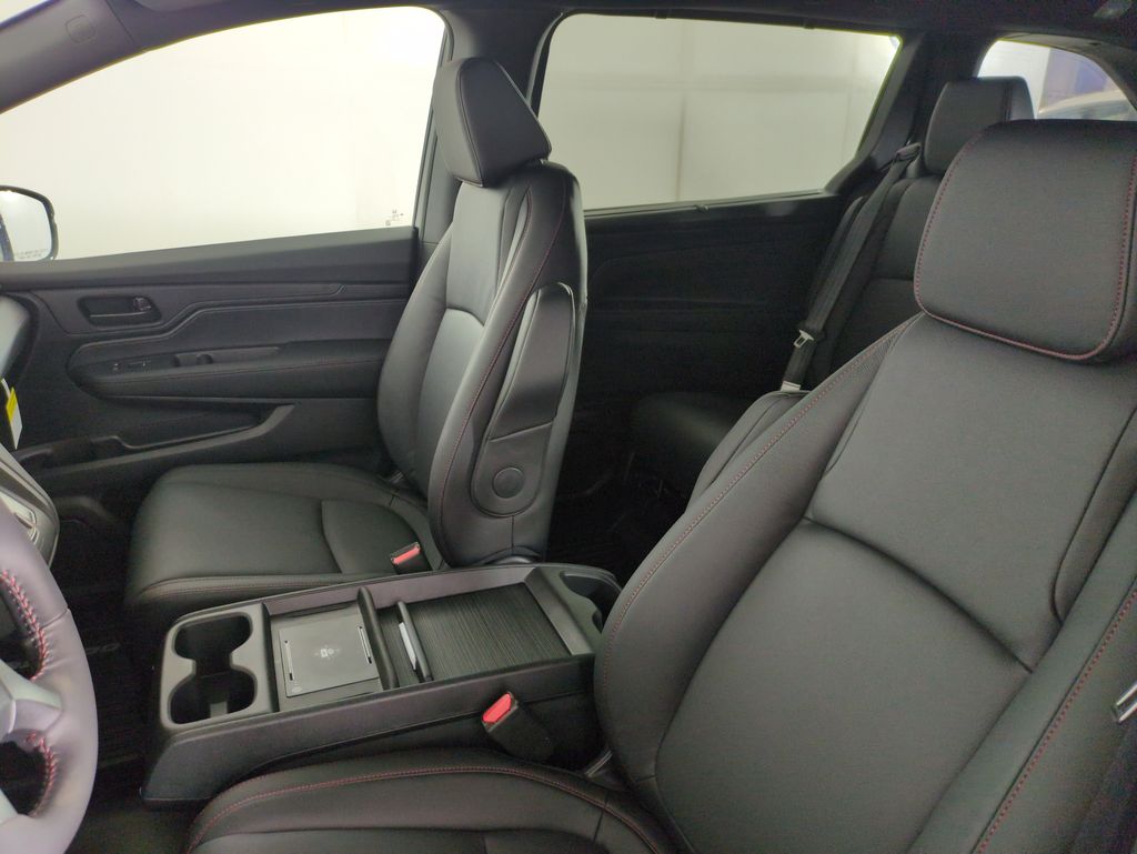 2026 Honda Odyssey photo 9