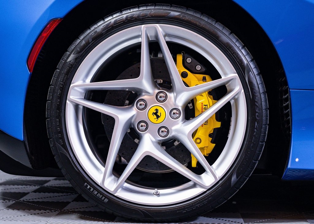 Certified Used 2022 Blu Corsa Ferrari Base image 11