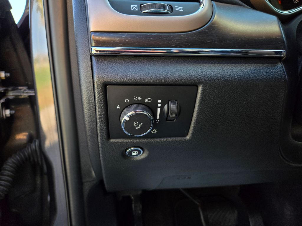 2017 Jeep Grand Cherokee Limited photo 8