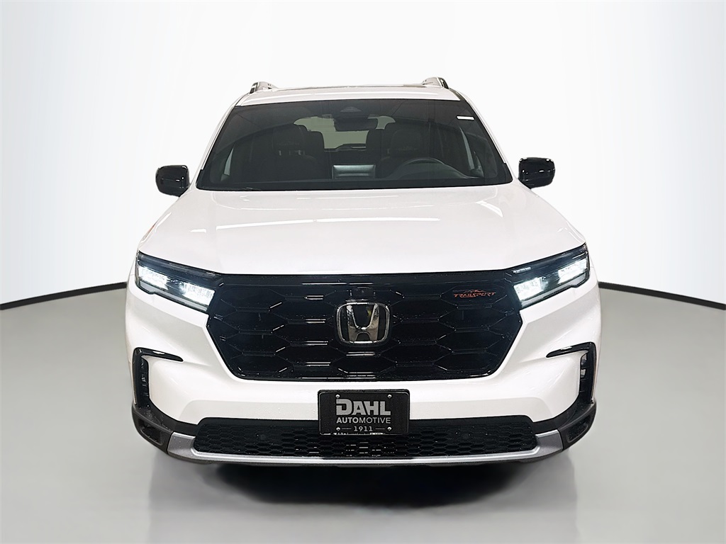 2025 Honda Pilot TrailSport photo 2