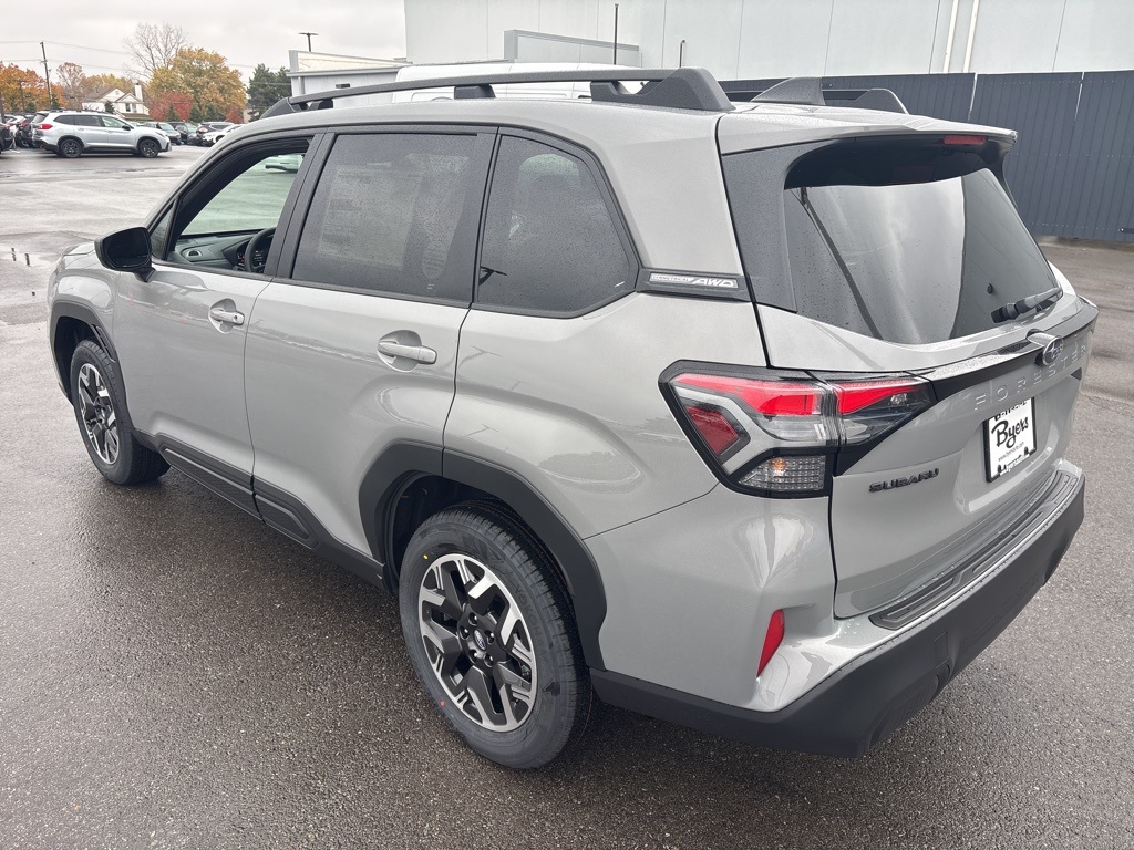 2026 Subaru Forester Premium photo 4