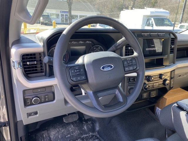 2024 Ford F-350 photo 17