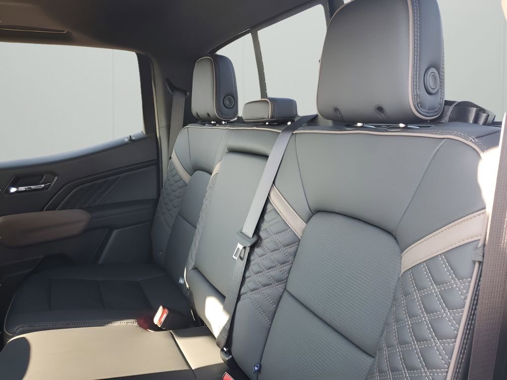 2025 Gmc Canyon Denali photo 19