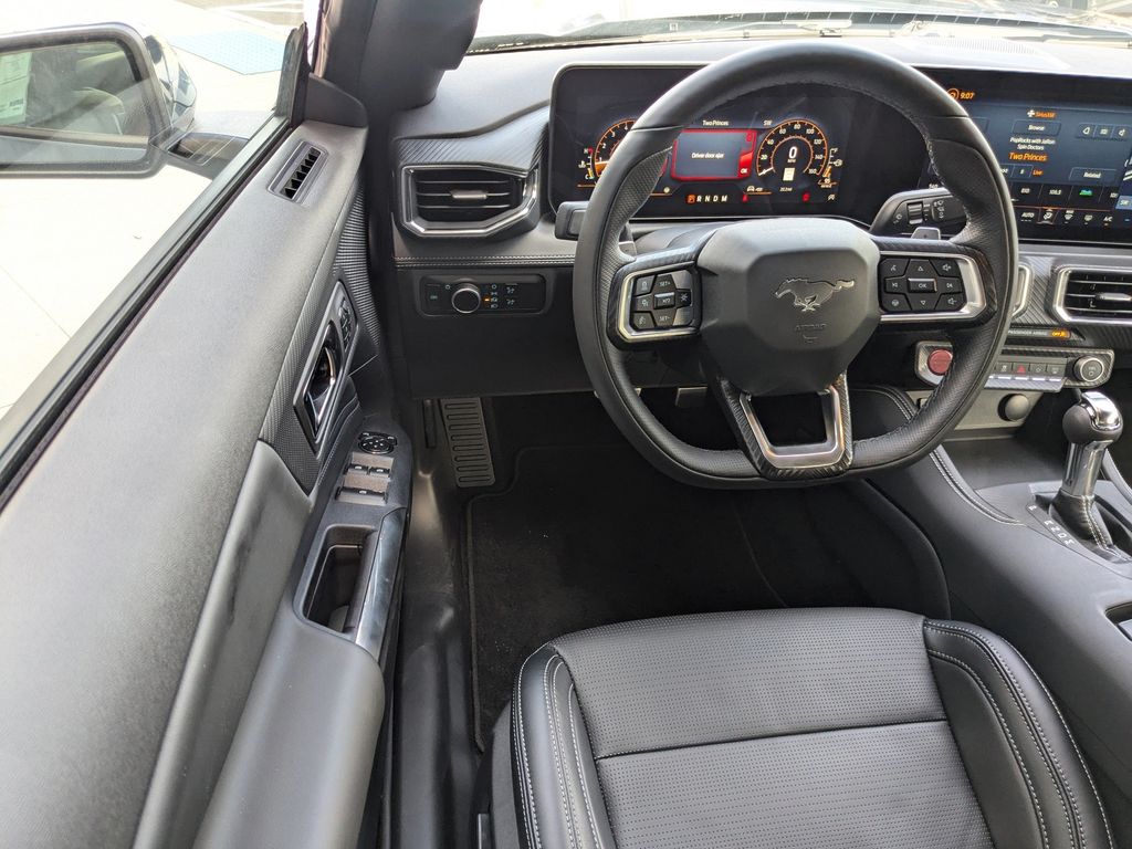 2025 Ford Mustang GT Premium Convertible photo 15