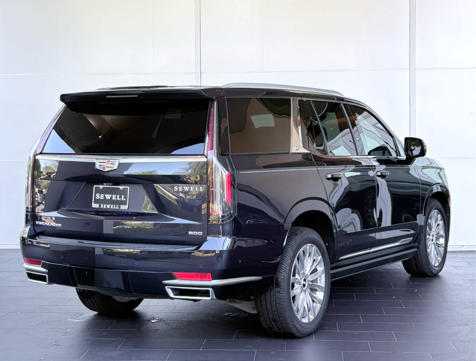 2022 Cadillac Escalade Premium Luxury photo 3