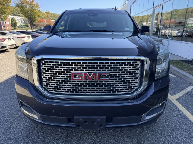 2017 Gmc Yukon XL Denali photo 2